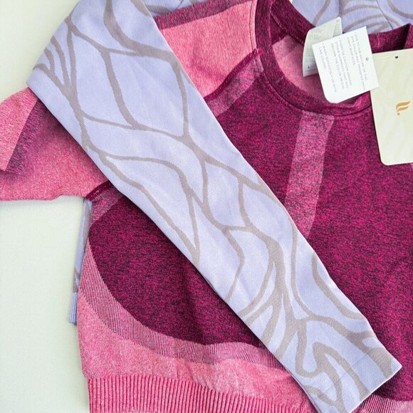 Fabletics Set of 2 Crop Tops Magenta Pink  Lilac Purple L - Picture 2 of 6